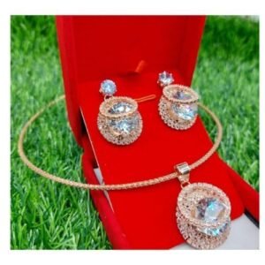 Women Chord With Sparkling Zirconia Jewelery Set