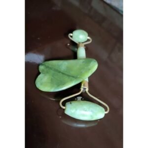 Jade Roller And Gua Sha Face Gift Set
