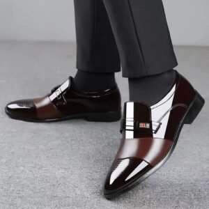 Men's Leather Shoes Business Dress Shoes British Korean Version Set Foot Brown Casual Shoes Youth Popular Fashion Shoes