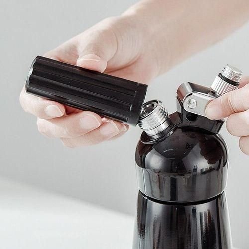 500ML Professional ped Cream Dispensers Cream pers With Sturdy Aluminum Body per Creates of for Fresh