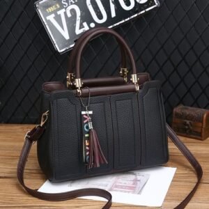 Woman Square Solid Tassel Large Messenger Handbag - Black