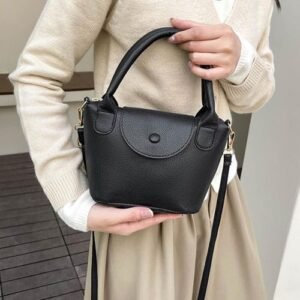 Woman's Crossbody Bucket Bag Large Capacity Casual Solid Color Bucket Bag for Mobile Phone Cosmetics Keychain NO5298